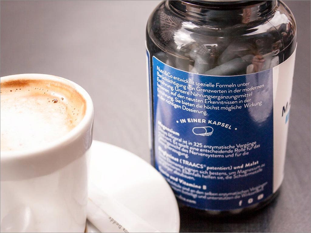 簡潔有效的法國Nutri＆Co保健食品補(bǔ)充劑瓶簽背面包裝設(shè)計