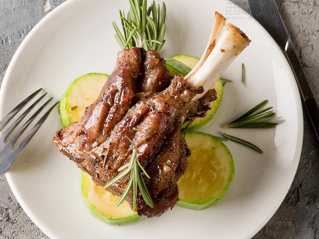 專業(yè)的攝影和美食食品造型使您能夠正確定位產(chǎn)品并強調(diào)其非凡的品味