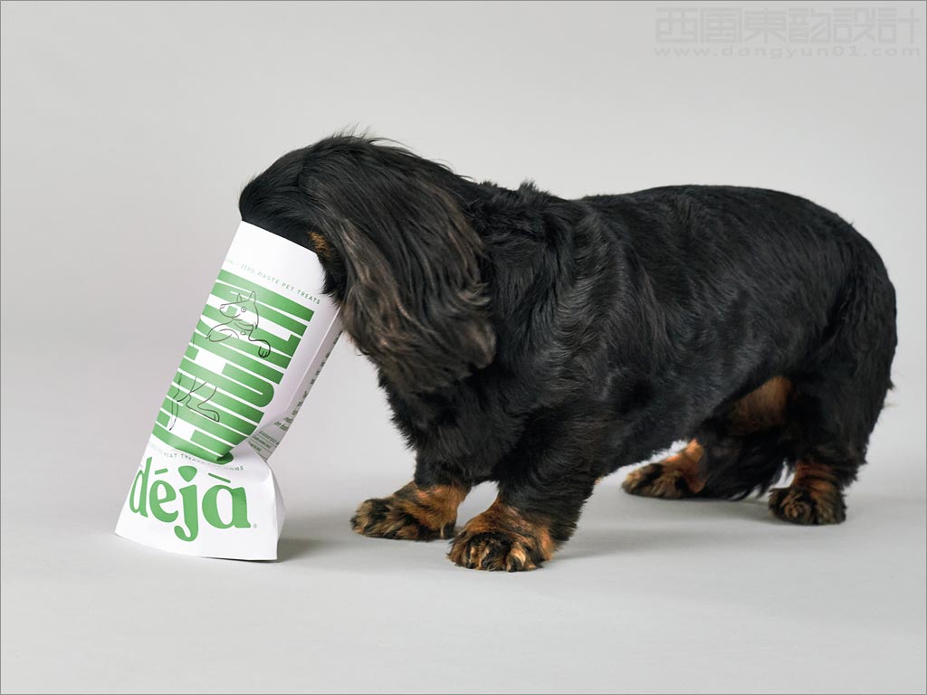 新西蘭déjà狗糧包裝袋設(shè)計之實(shí)物照片