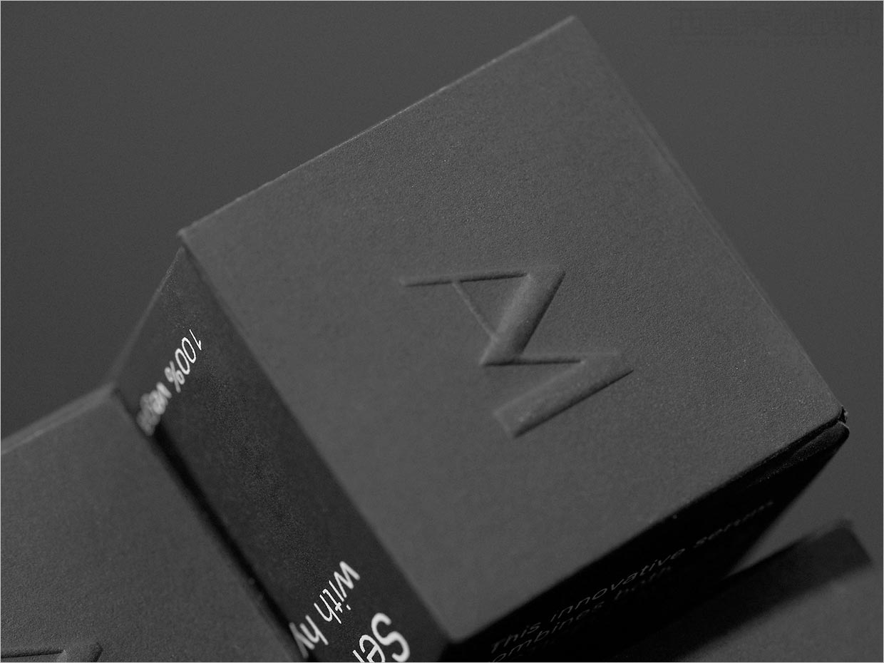 挪威男女通用的時(shí)尚AM護(hù)膚品包裝設(shè)計(jì)之局部特寫(xiě)